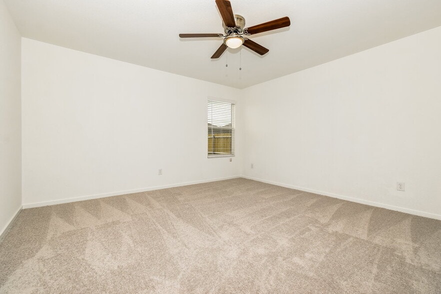 Building Photo - 928 Calley Pear Trl