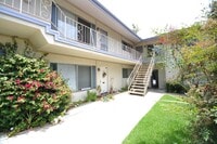 Building Photo - 121 W Arrellaga St