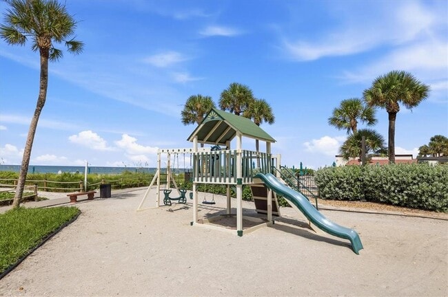 Building Photo - 2089 Gulf of Mexico Dr