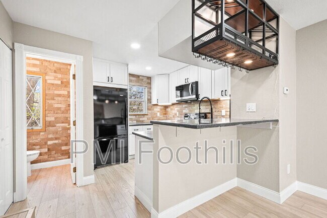 Building Photo - 2578 E Nichols Cir