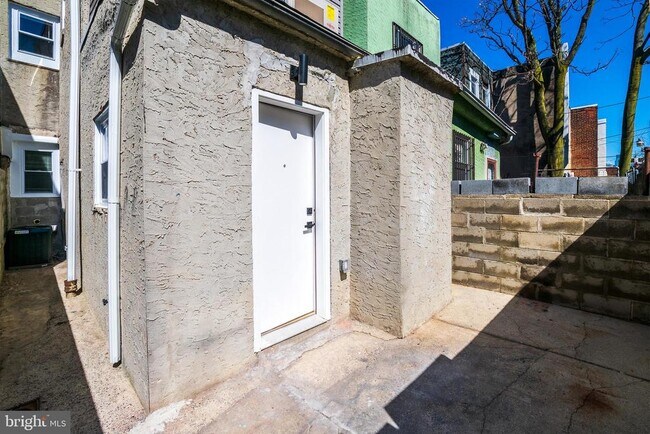 Building Photo - 1939 S 18th St