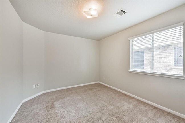 Building Photo - 9911 Driftwood Park Dr