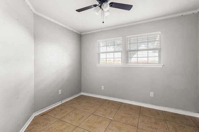 Building Photo - 412 Meadow Mountain Dr