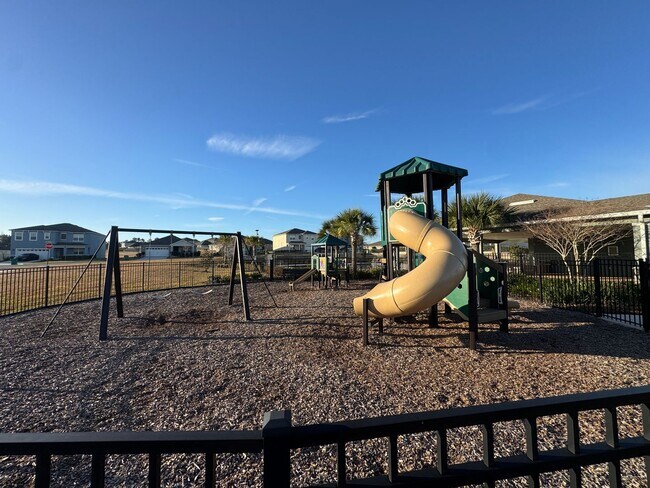 Building Photo - Spacious 3 Bedroom / 2 Bathroom Home in Mt Dora’s Timberwalk Community – AVAILABLE NOW!