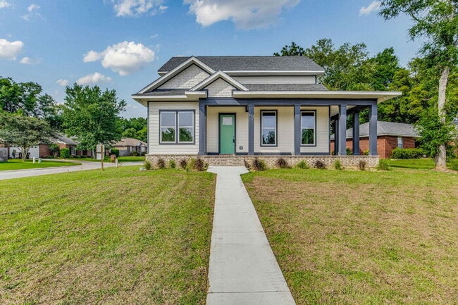 Building Photo - This luxurious new custom home in the sought-after Shadow Grove subdivision is a masterpiece of m...