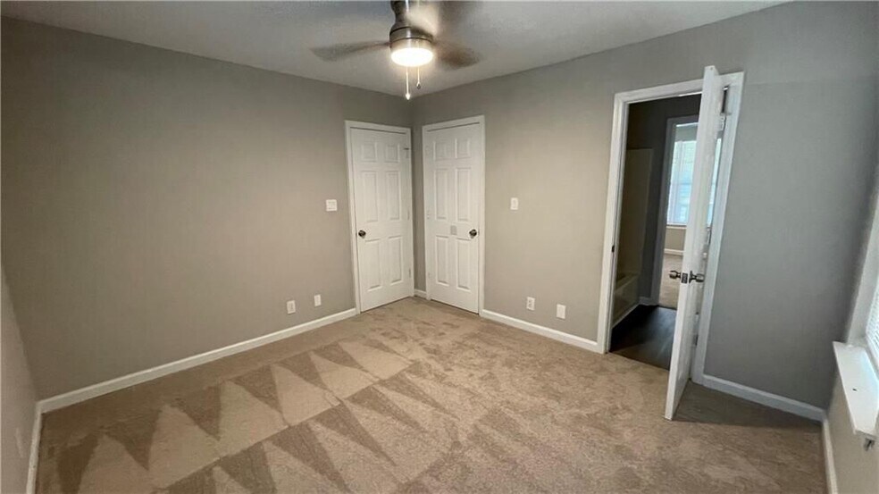 Building Photo - 109 Doves Ln