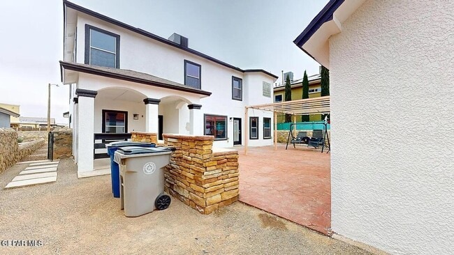 Building Photo - 3864 Tierra Campa Dr