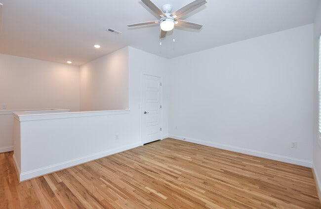 Building Photo - 507 S Chapman St