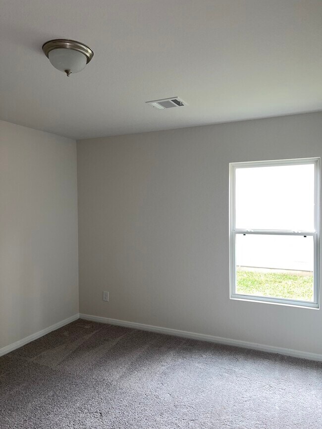 Building Photo - Call 832-538-3442 To Schedule Your Showing...