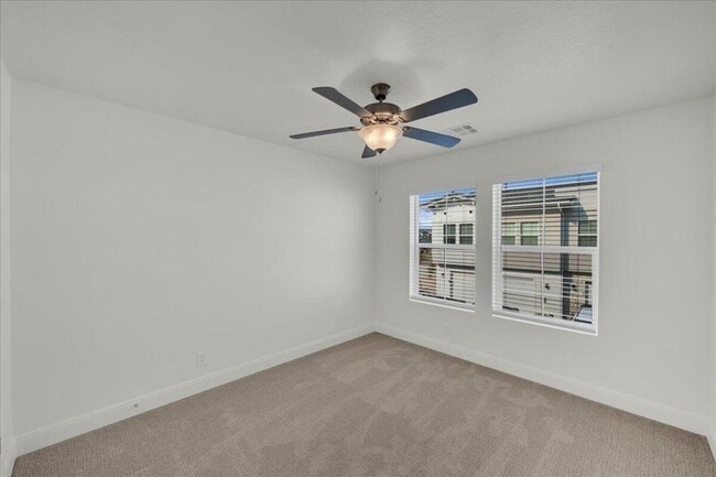Building Photo - MODERN 3-BEDROOM TOWNHOME IN DESERT COLOR ...