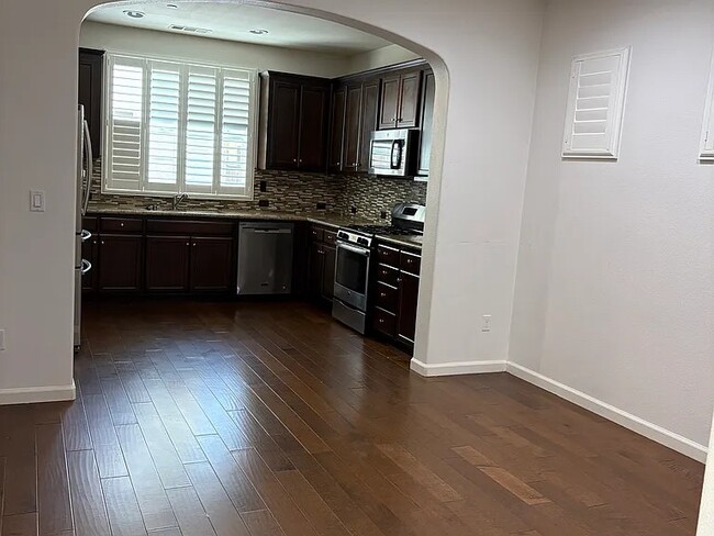 Building Photo - 1016 Applewood Dr