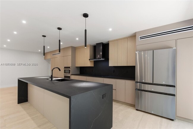 Building Photo - 2251 SW 20th St