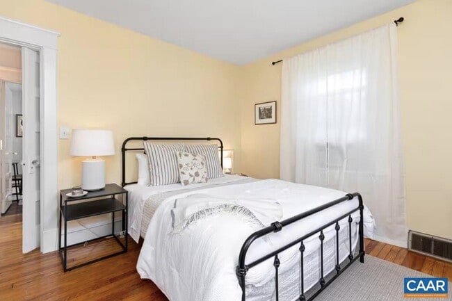 Building Photo - 243 Shamrock Rd