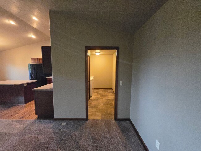 Building Photo - East Sioux Falls Twin Home