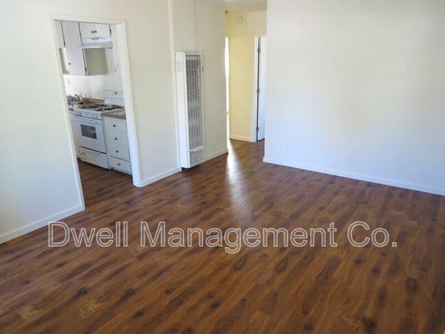 Building Photo - 1420 Diamond Ln