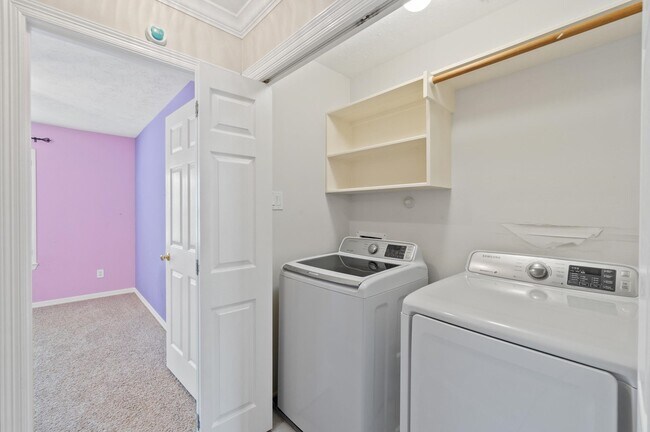 Building Photo - 1118 Enclave Square E