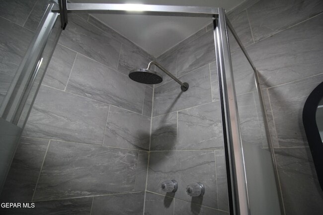 Building Photo - 3200 Richmond Ave