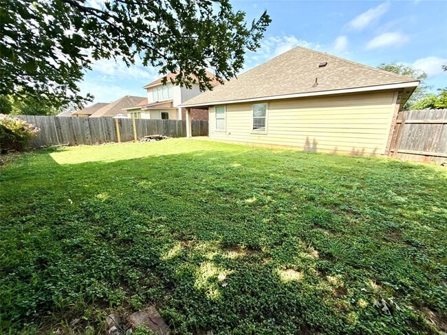 Building Photo - 1213 Rainbow Parke Dr