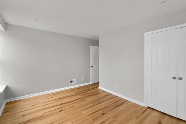 Building Photo - 2110 E Fayette St
