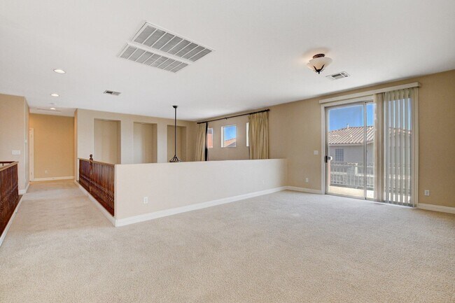 Building Photo - Spacious 5-Bedroom, 2 Story Pool Home in G...