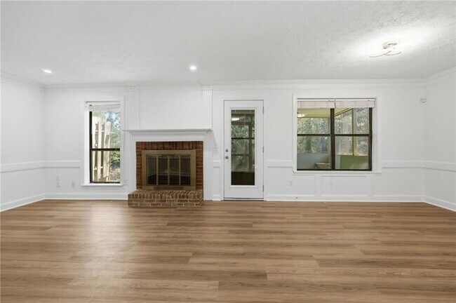Building Photo - 129 Sandalwood Cir