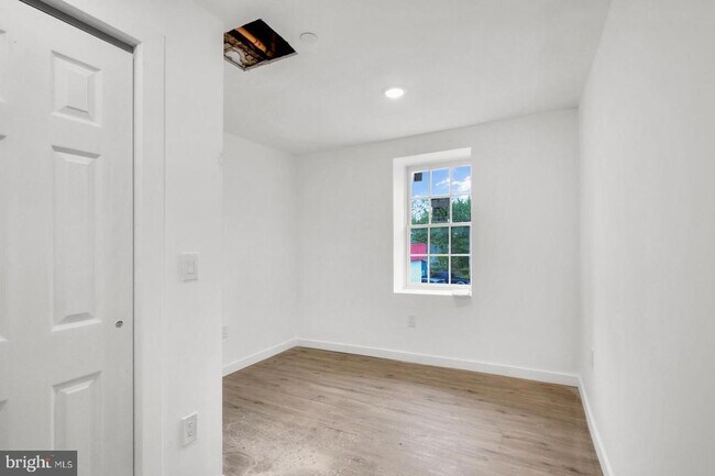 Building Photo - 7037 Ridge Ave