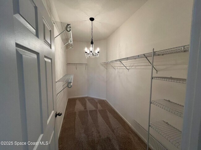 Building Photo - 620 Remington Green Dr SE