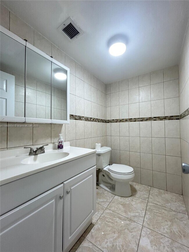 Building Photo - 13499 Biscayne Blvd