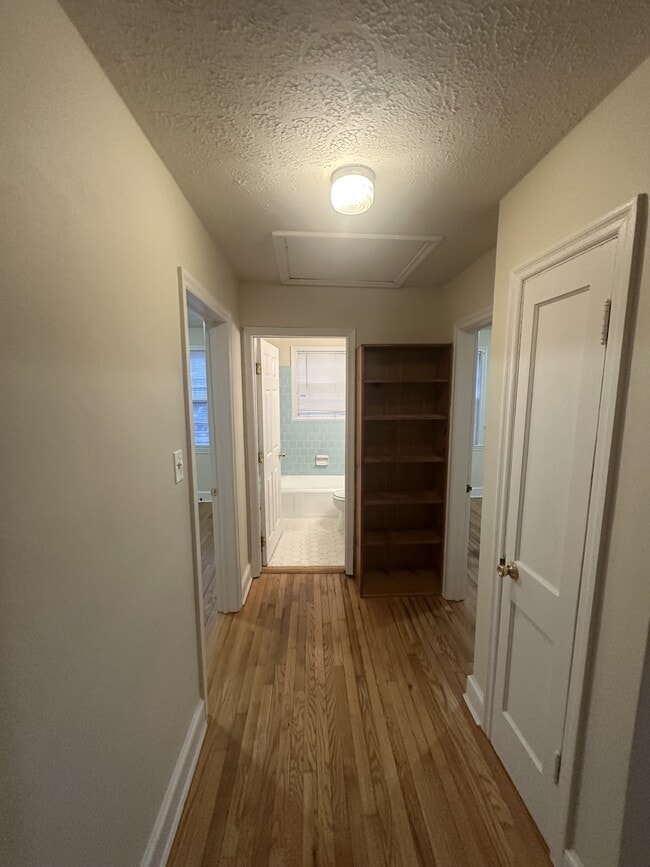 Building Photo - 717 Melrose Ave