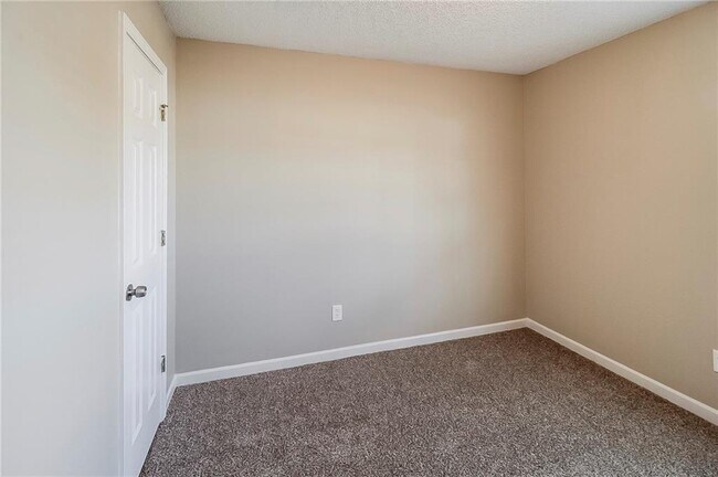 Building Photo - 4966 River Overlook Way