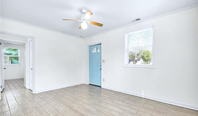 Building Photo - 803 Googe St