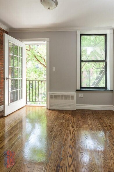 Primary Photo - 521 E 5th St