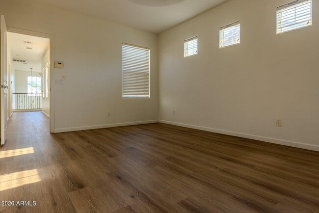 Building Photo - 2051 E Carla Vista Dr