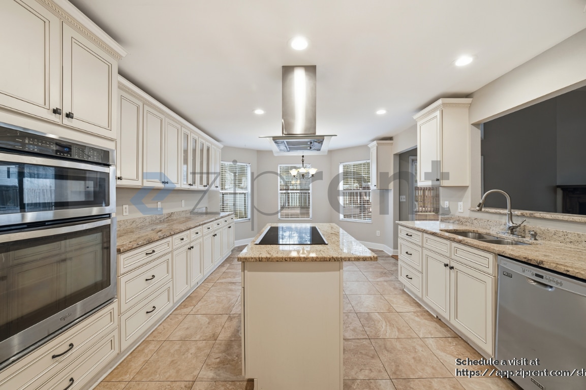 Building Photo - 2236 Raven Cir