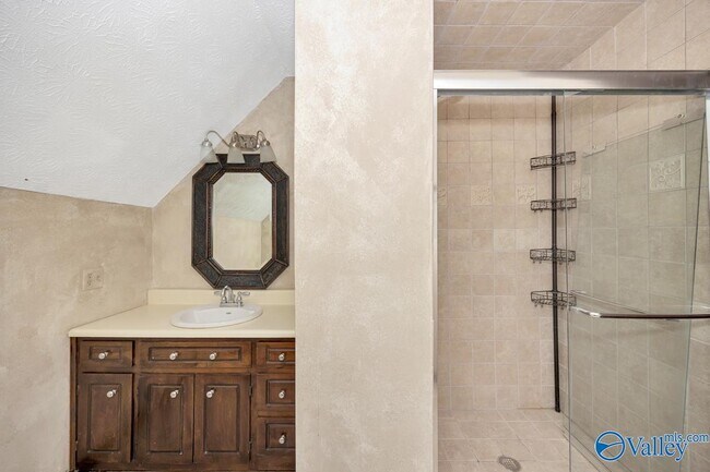 Building Photo - 1307 Lindsay Ln S