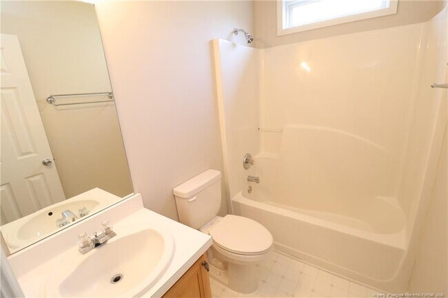 Building Photo - 305 Firefly Rd