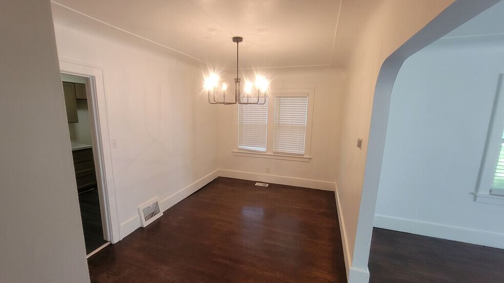 Building Photo - 24 Cochrane Pl