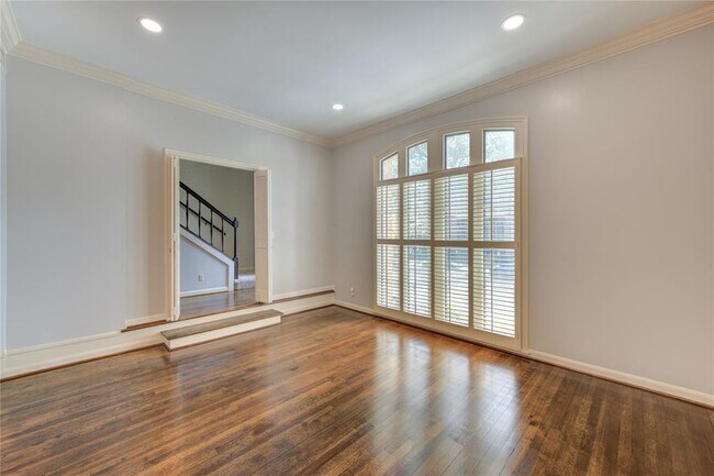 Building Photo - 7530 Del Monte Dr