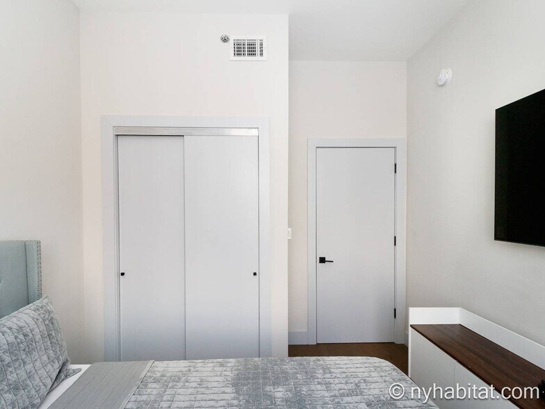 Building Photo - 1325 Herkimer St