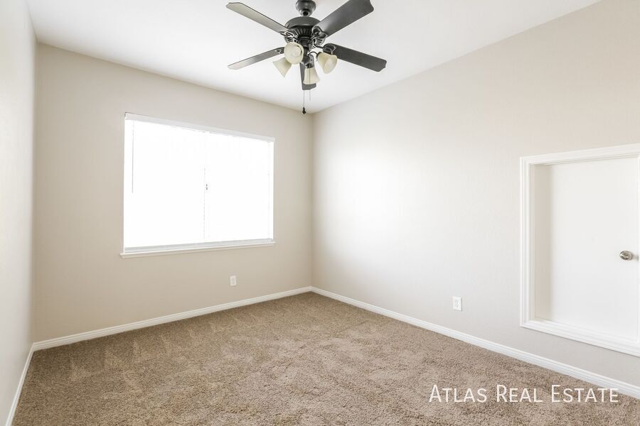 Building Photo - 2213 Warm Walnut Dr