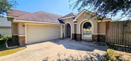 Building Photo - 11 Upas St