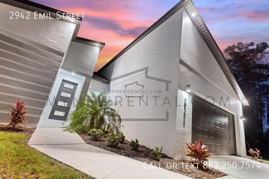 Building Photo - 2942 Emil St