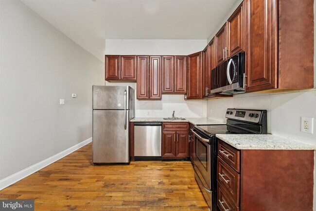 Building Photo - 605 N 34th St