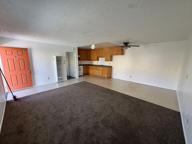 Building Photo - 201 W Newlove Dr