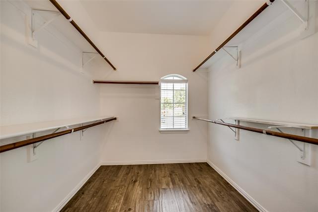 Building Photo - 819 Rushmore Dr
