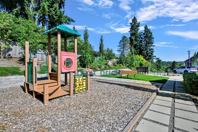 Building Photo - 2 BED & 2.5 BATH TOWNHOUSE FOR RENT
