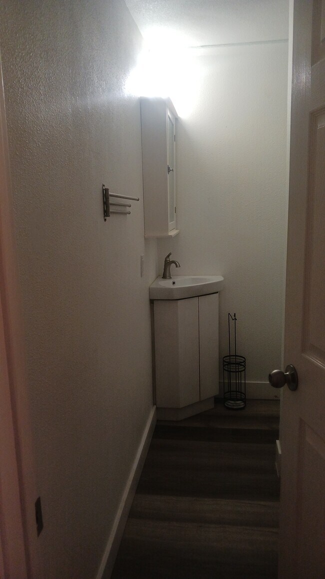 Shared Bathroom - 8759 SE Henderson St