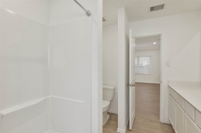 Building Photo - 1935 Barrett Gables Dr