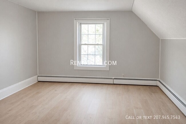 Building Photo - 254 Elm St