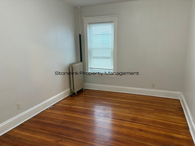 Building Photo - 410-412 West Avenue